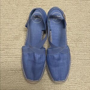 Toni Pons Origens Verdi-V Espadrille Wedge Slingback: Size 40- Chambray